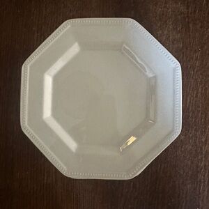 Johnson Bros. - Heritage pattern - 6 bread and butter plates